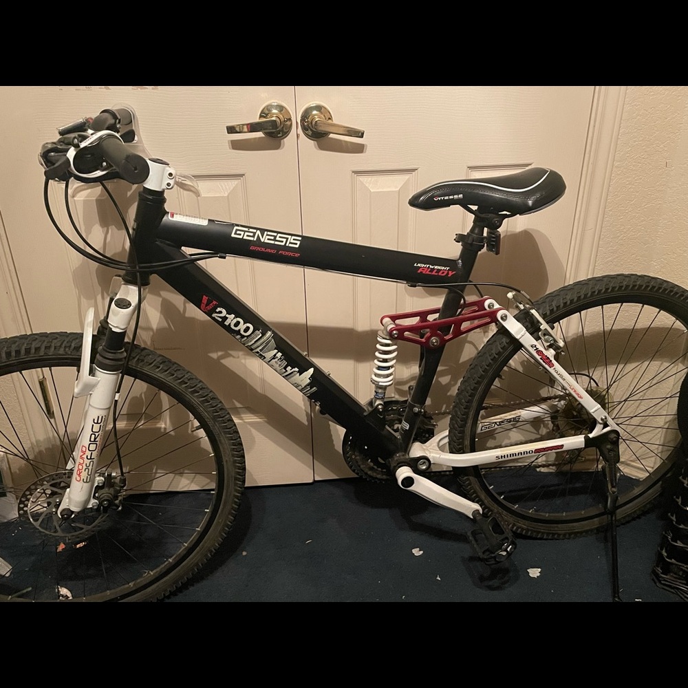 Moutain Bike Genesis V2100